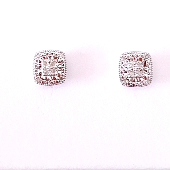 Jewelry - 🌺Diamond Stud 1/10 CTW Earings